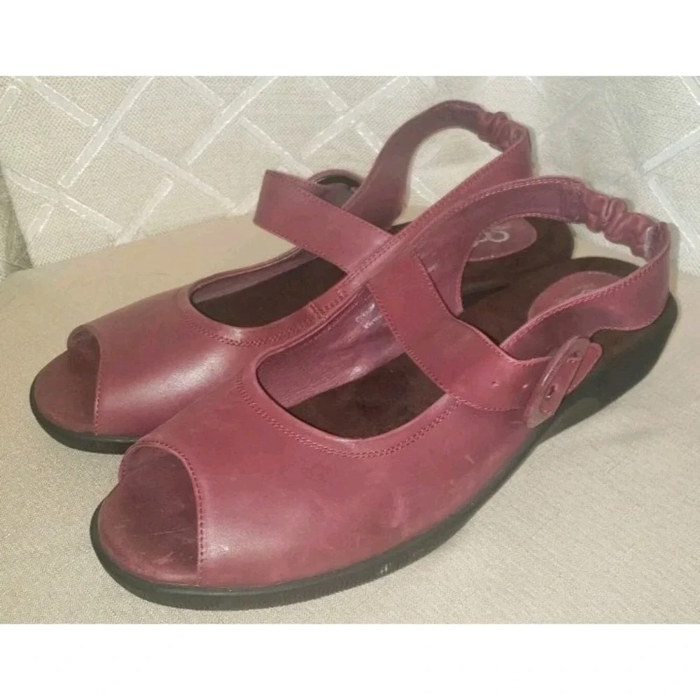 Gravity Defyer 10.5 Leather‎ Slingback Sandals MaryJane Comfort Buckle Burgundy - Picture 2 of 7